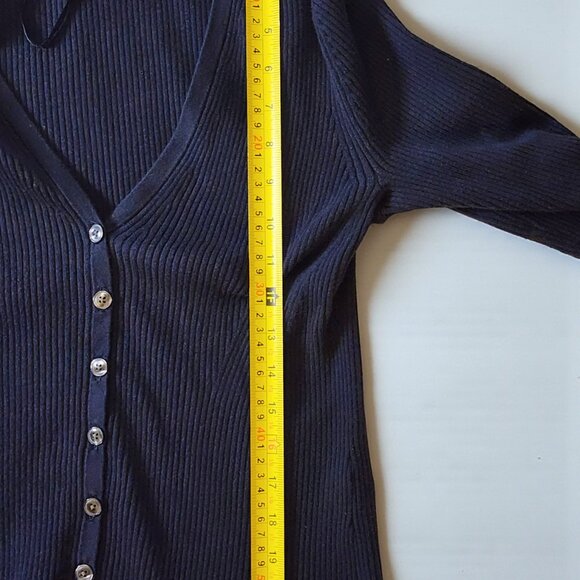 Banana Republic Navy Ribbed V-Neck Button Front Sweater Top Size M - Picture 4 of 6